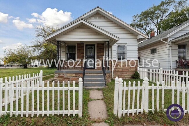 Primary Photo - 207 Pulaski St
