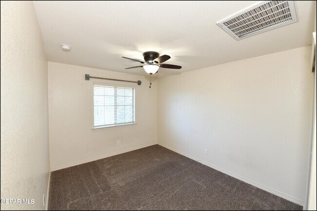 Building Photo - 14309 S Cave Ave
