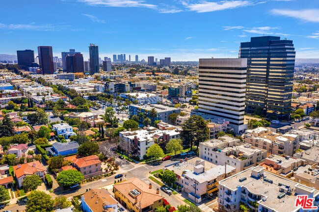 Building Photo - 12124 Goshen Ave