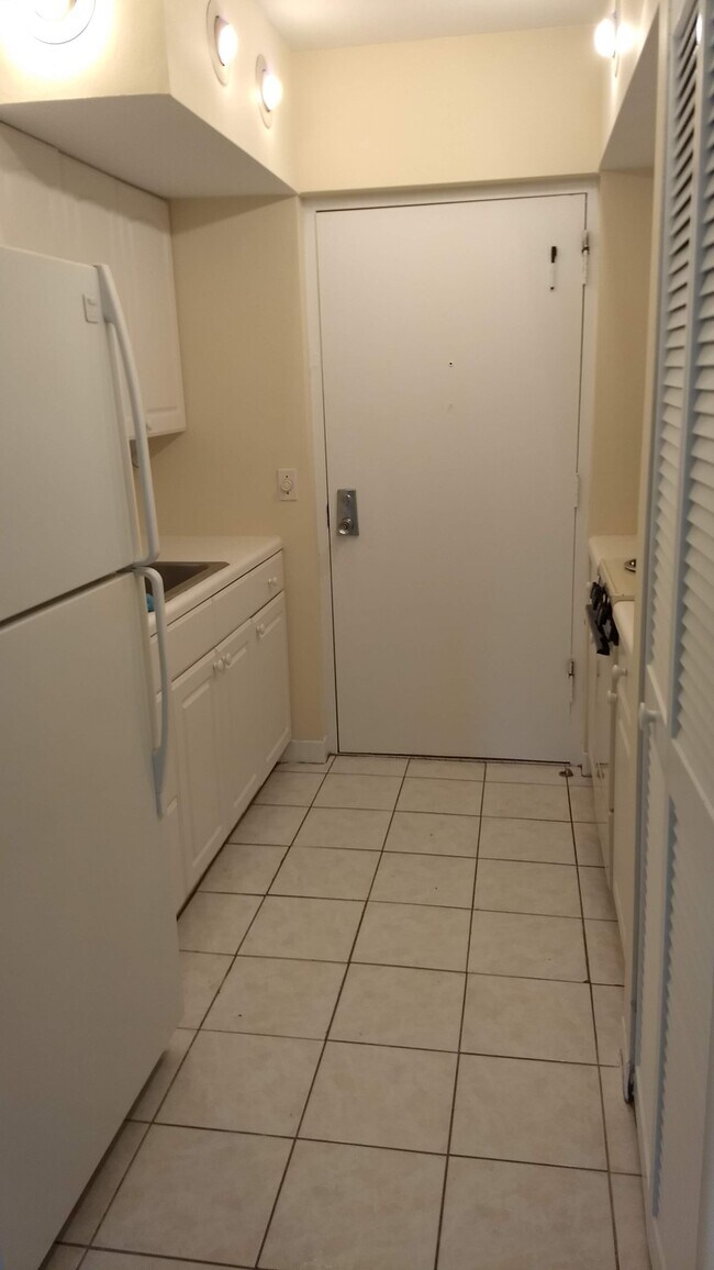 Building Photo - 1000 River Reach Dr