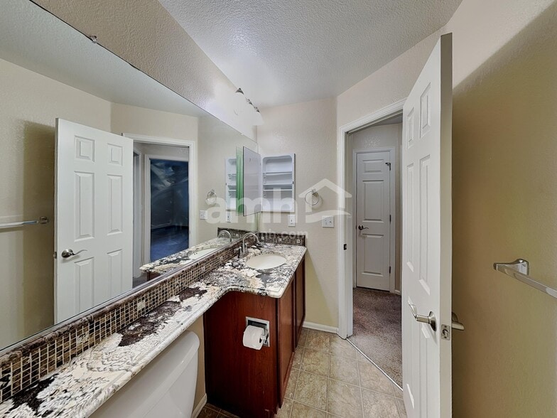 Building Photo - 6719 E 129th Pl