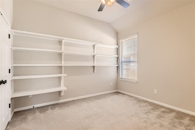 Building Photo - 290 Maeves Way