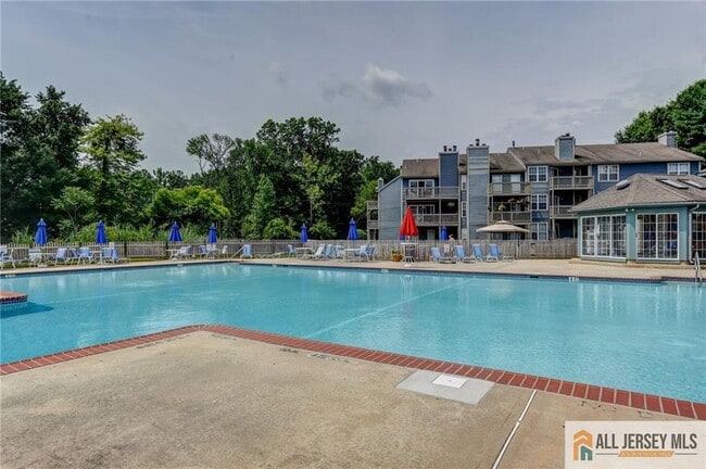 Building Photo - 6092 Cedar Ct