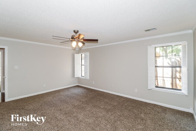 Building Photo - 8410 Walnut Tree Dr