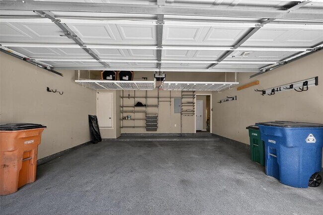 Building Photo - 15512 Interlachen Dr
