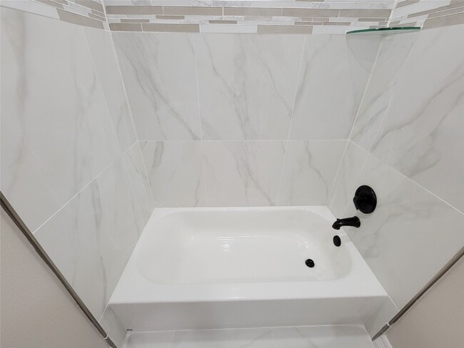 Building Photo - 11130 Celano Dr