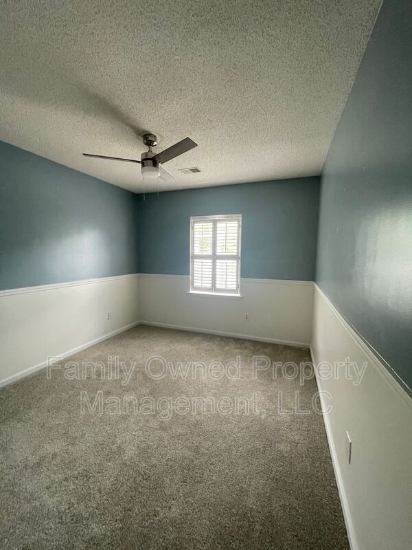 Building Photo - 113 Rockdale Ln