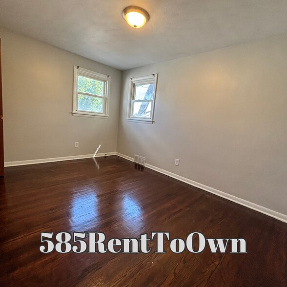 Building Photo - 236 Clark Ave