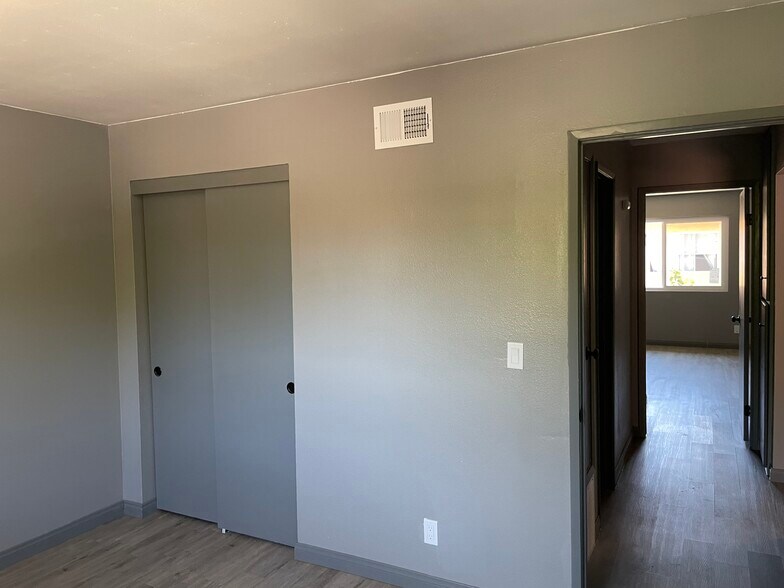 2nd Bed - 1011 W 7th St