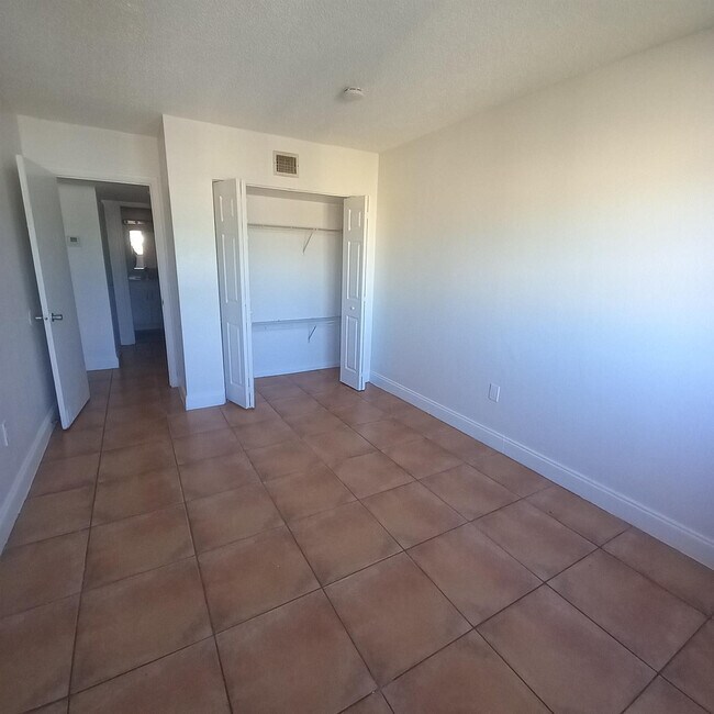 Building Photo - 3610 NW 21st St