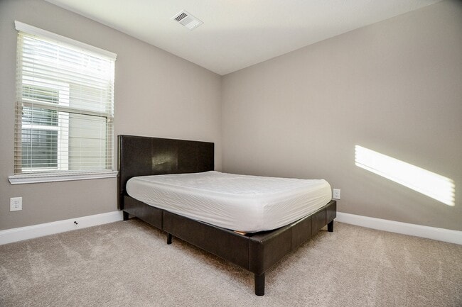 Building Photo - 8622 Cedar Plains Ln