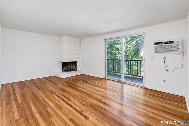 Building Photo - 19 Denlar Dr
