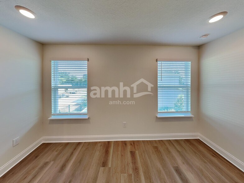 Building Photo - 1076 Grafton Ridge Dr