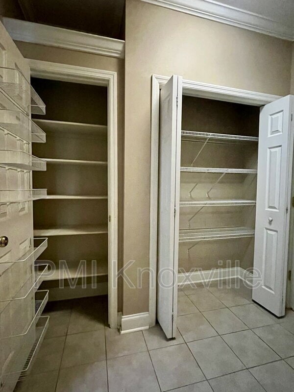 Building Photo - 4601 Ivy Rose Dr