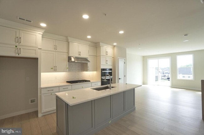 Building Photo - 332 Aspen Wy