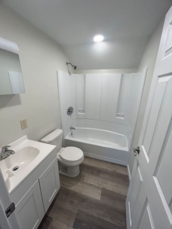 Building Photo - 120 Main St