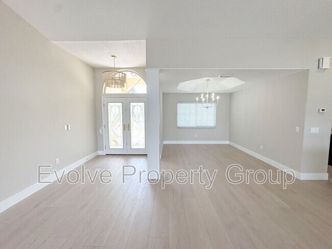 Building Photo - 470 Lambert Ave