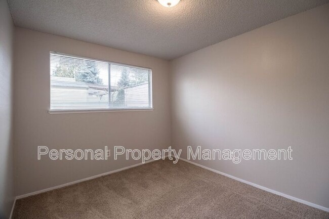 Building Photo - 506 E 34th St