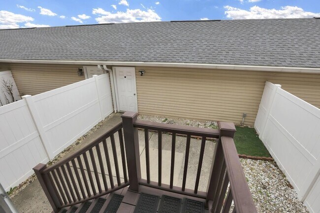 Building Photo - 243 Oxford Oak Dr