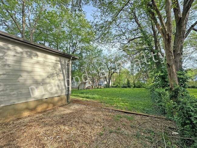 Building Photo - Cute 3 bedroom Home Available Now!