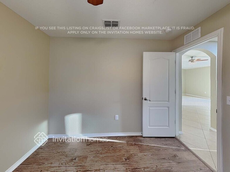 Building Photo - 6885 Heatherbrook Dr