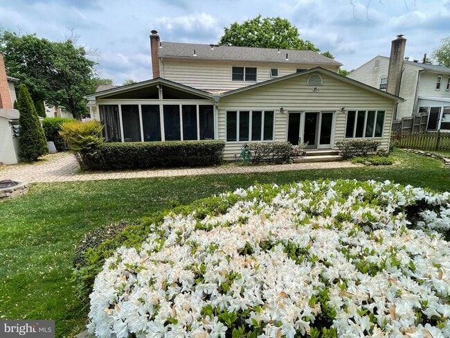 Building Photo - 1816 Midlothian Ct