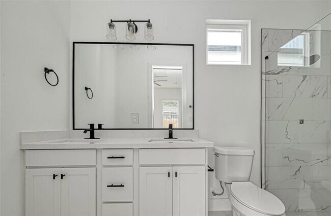 Building Photo - 8405 Schneider St