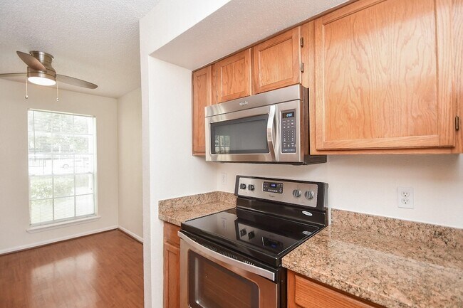 Building Photo - 2120 El Paseo St