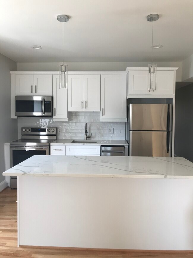 Primary Photo - 865 W 36th St
