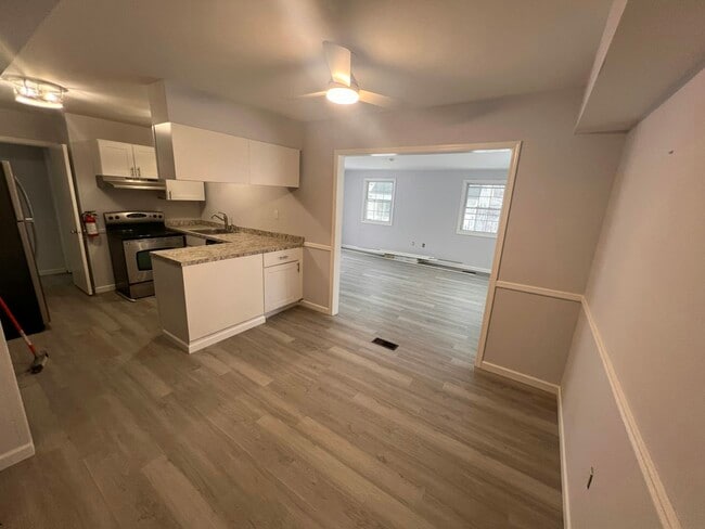 Building Photo - 8 Marboro Ln