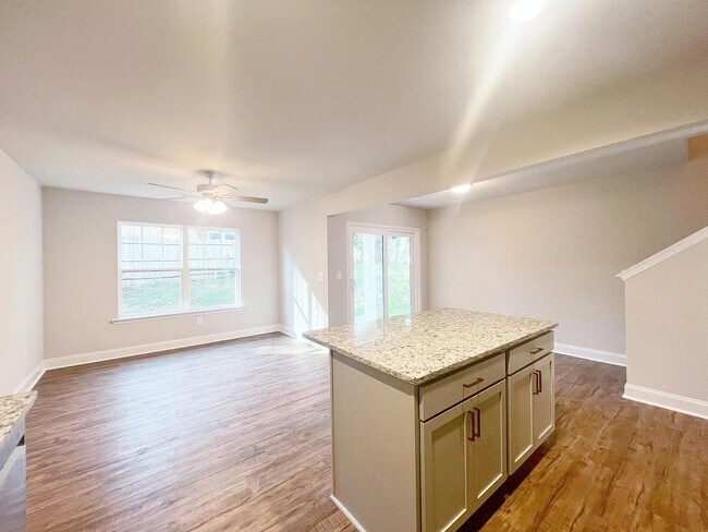 Building Photo - 106 Keel Ln