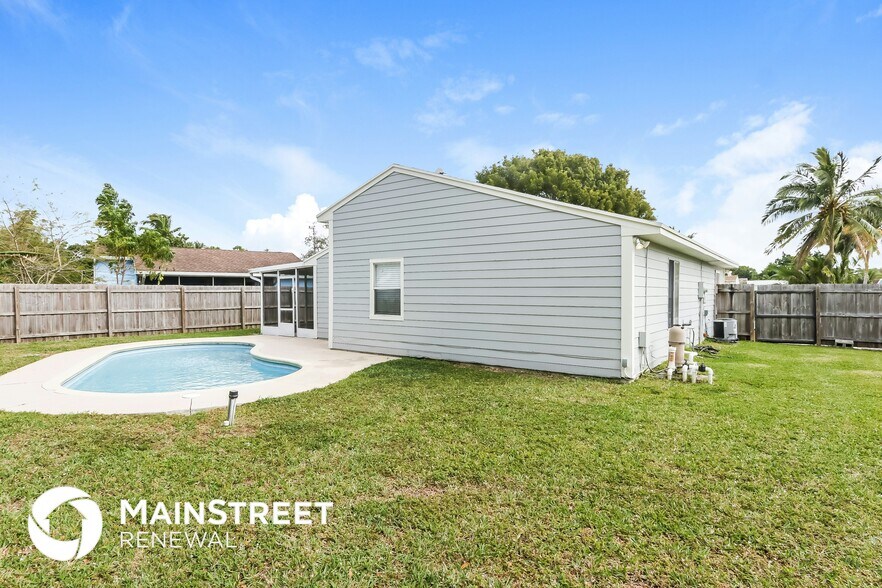Building Photo - 1365 Savoyard Way