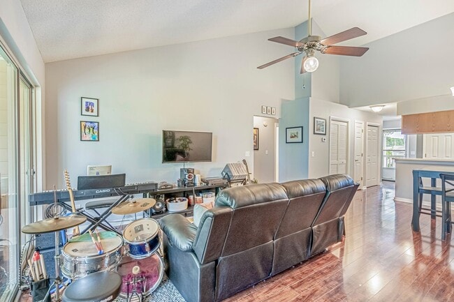 Building Photo - 2 Bed 2 Bath Long Term Rental - Windsor Green in Carolina Forest