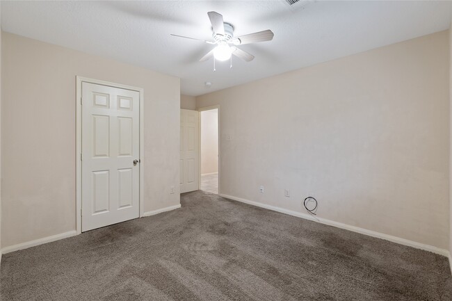 Building Photo - 12502 Hackberry Dr