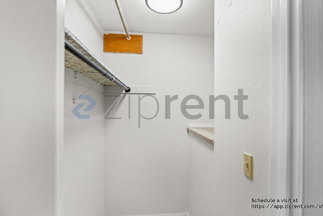 Building Photo - 5730 Allen Ave