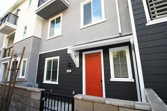 Building Photo - 1487 Skyline Ln