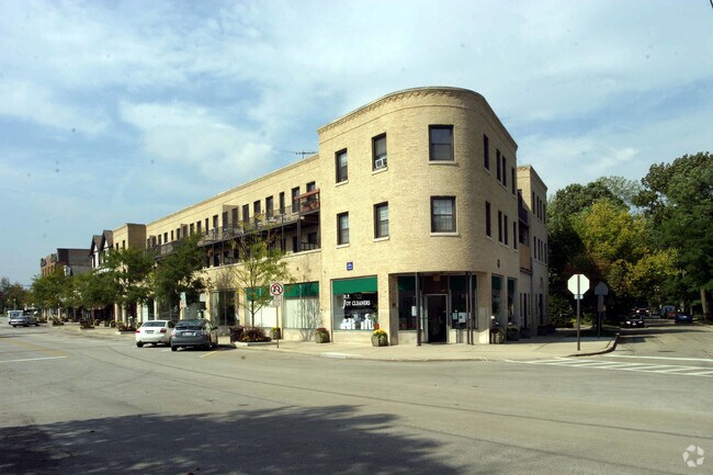 Primary Photo - 447-455 Roger Williams Ave