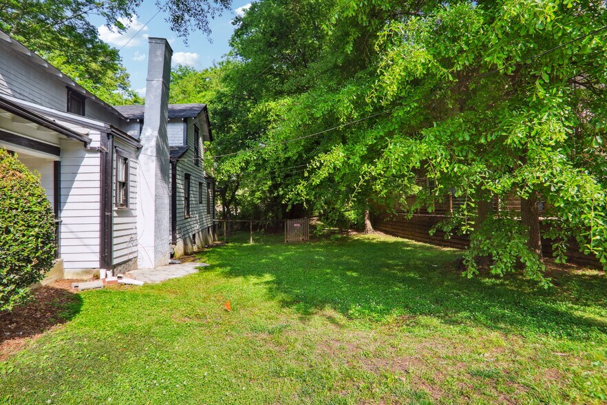 Building Photo - 2728 Tallulah Dr NE