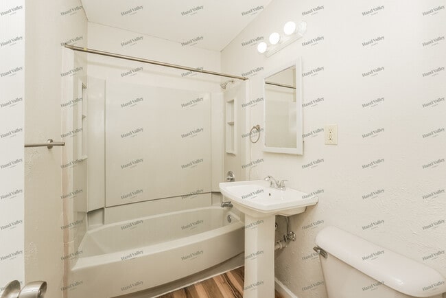 Building Photo - 11856 St John Ave