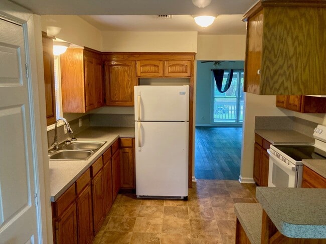 Building Photo - 103 Trout Ave