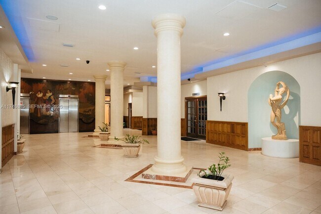 Building Photo - 3725 S Ocean Dr