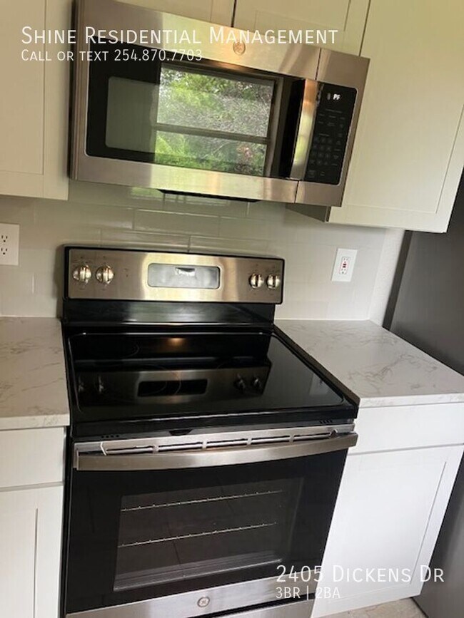 Building Photo - 2405 Dickens Dr