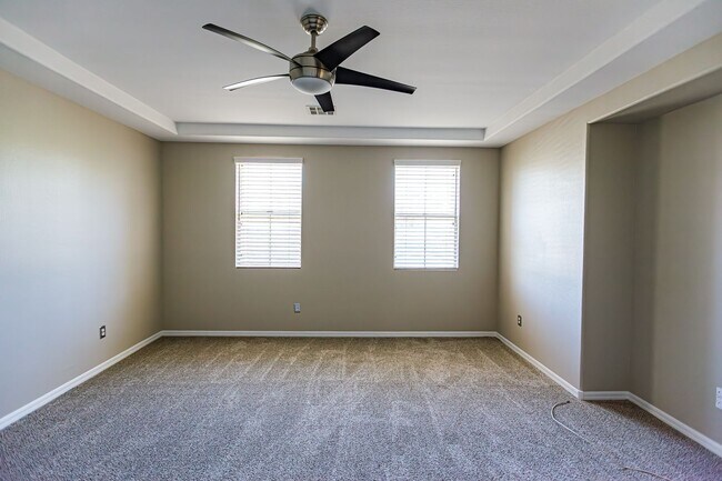 Building Photo - Townhome near Downtown Summerlin