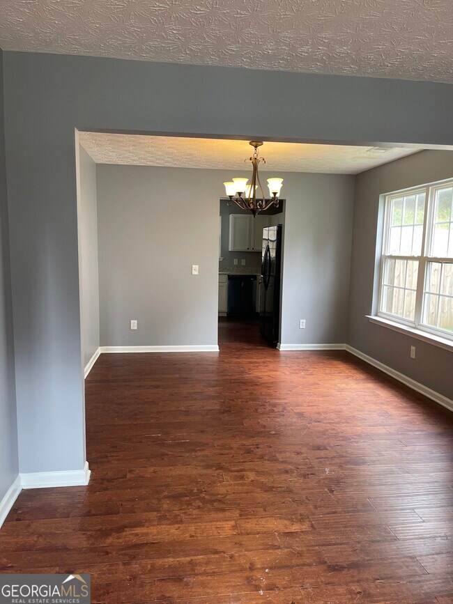 Building Photo - 116 Village Trce