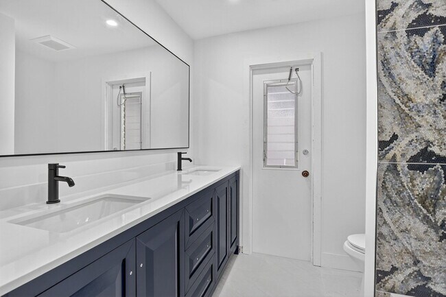 Building Photo - 20833 Sonrisa Way