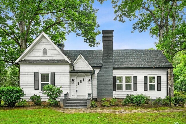 Building Photo - 5383 Tilly Mill Rd