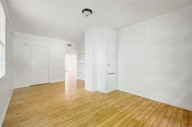 Building Photo - 108 W Croslin St