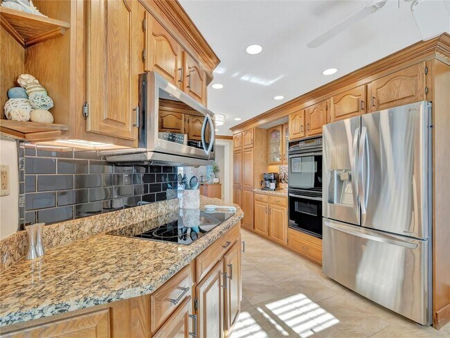 Building Photo - 10432 Sandpiper Rd W