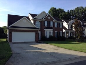Building Photo - 4235 Lindsey Ln