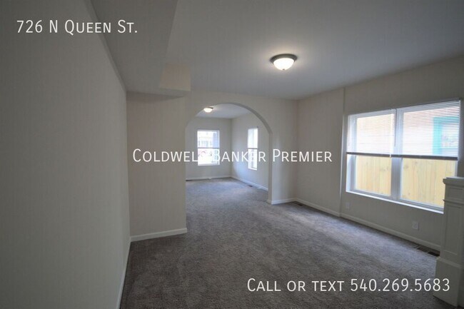 Building Photo - 726 N Queen St